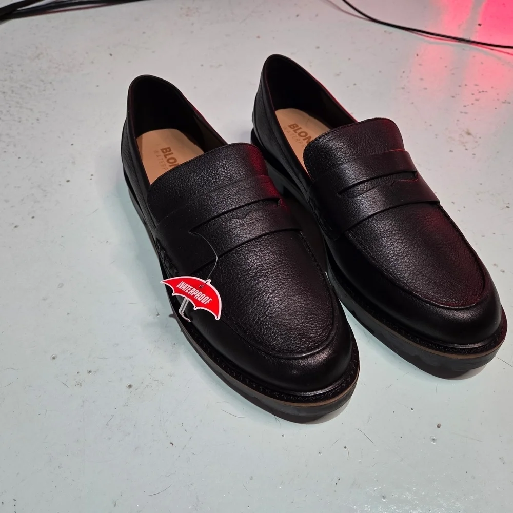 Women's Blondo Waterproof Black Leather Loafers 9.5